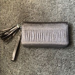 Stella & Dot  Continental Gathered Wallet